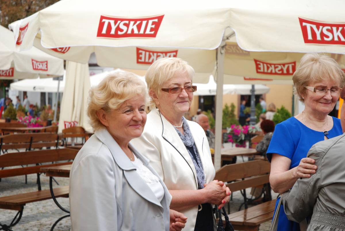 Spotkały się 50 lat po maturze