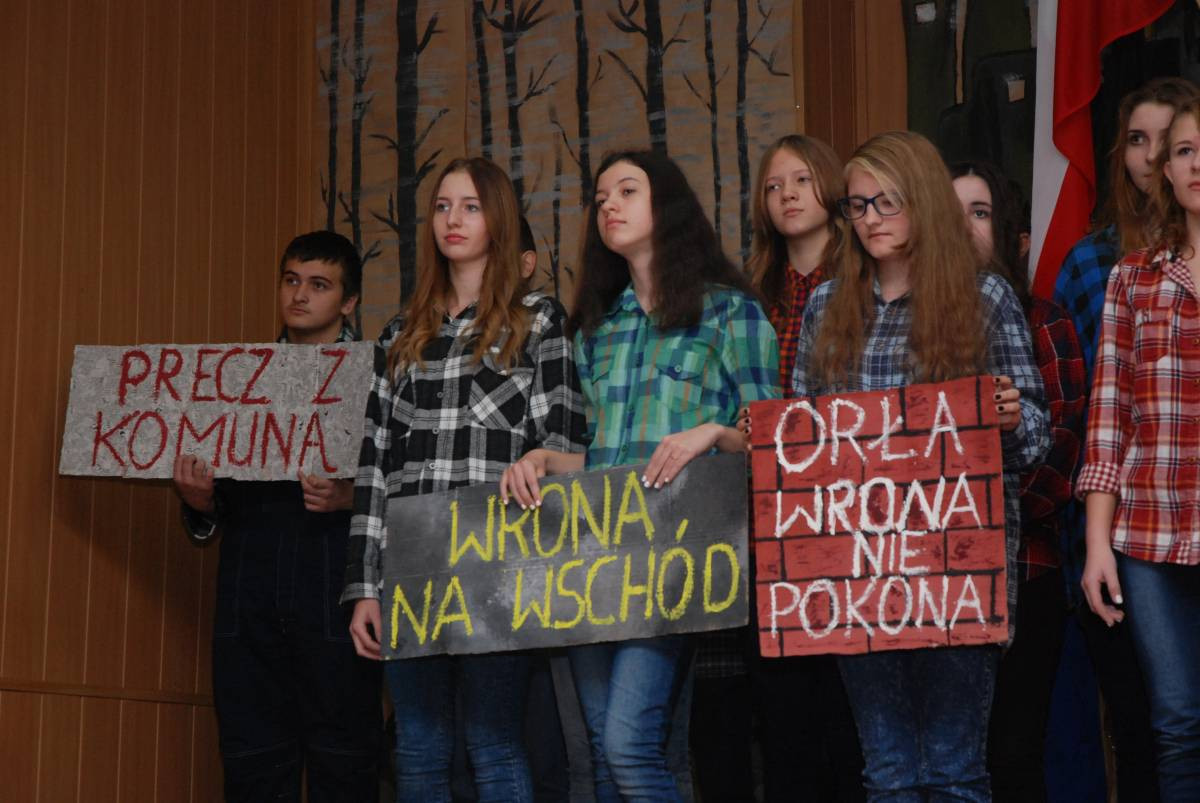 Młodzież patriotycznie