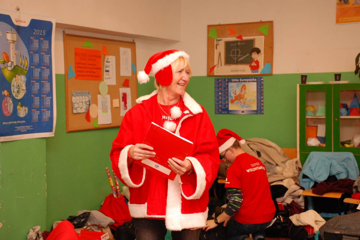 Prawie 100 rodzin z paczką