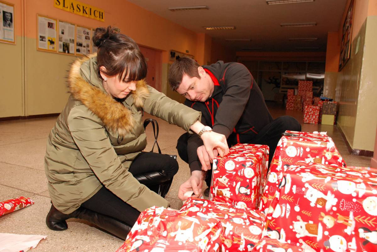 Prawie 100 rodzin z paczką