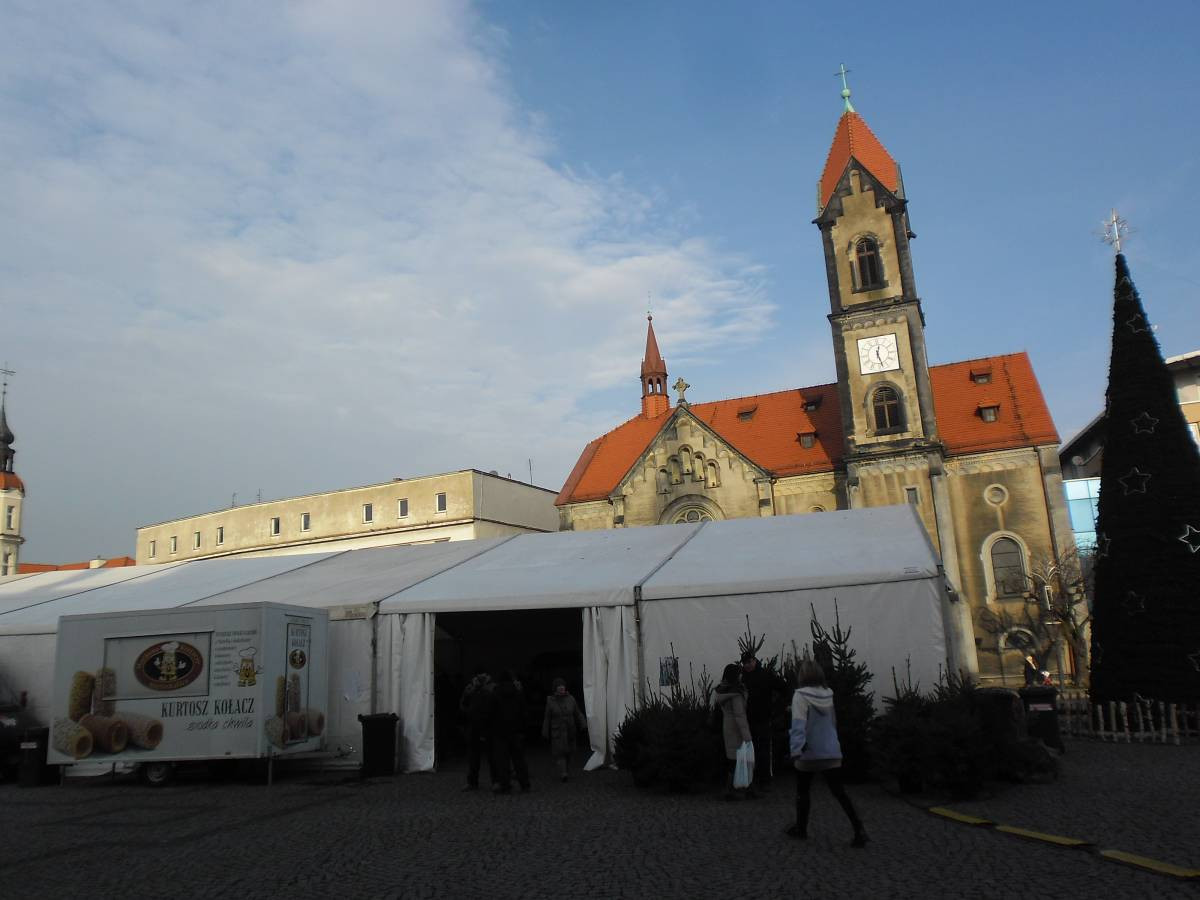 Jarmark na chwilę przed otwarciem