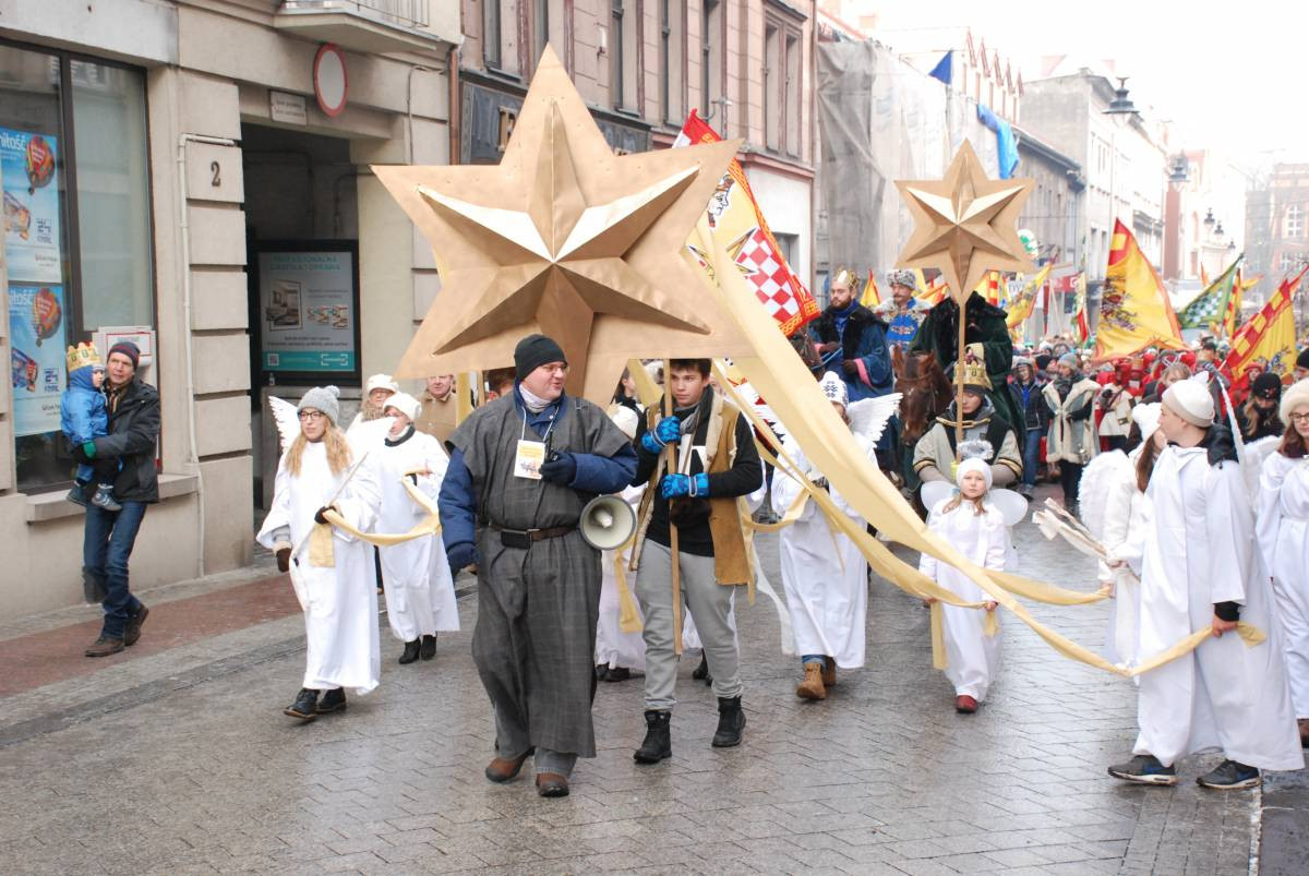 Tłumy na orszaku