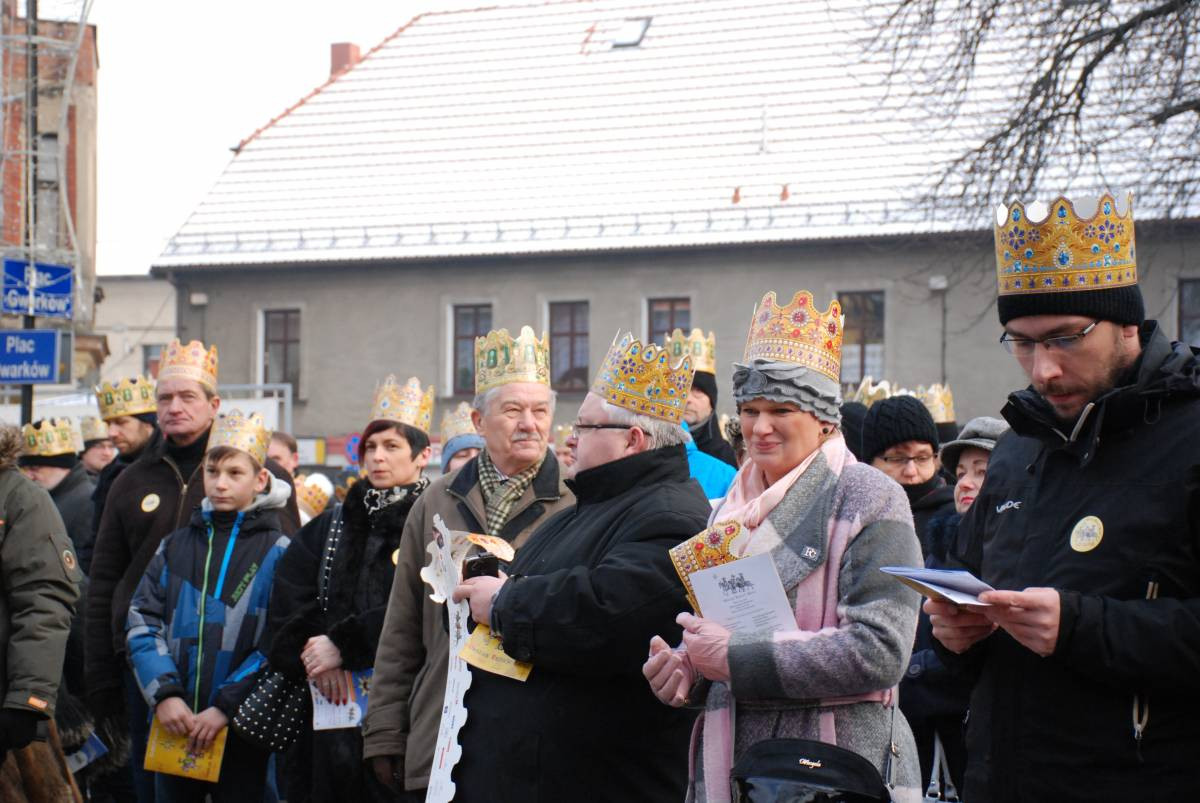 Tłumy na orszaku