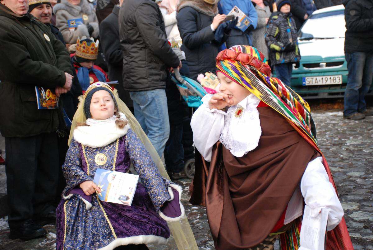 Tłumy na orszaku