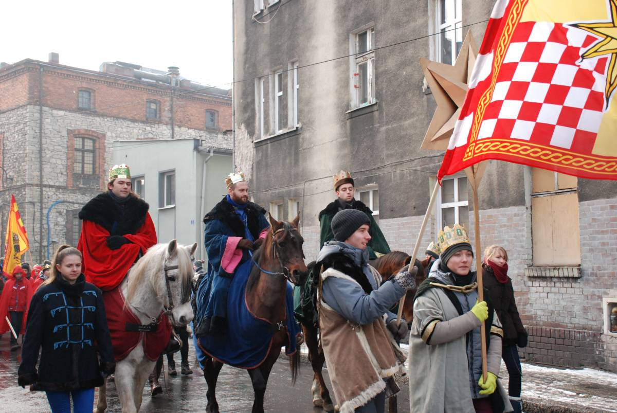 Tłumy na orszaku