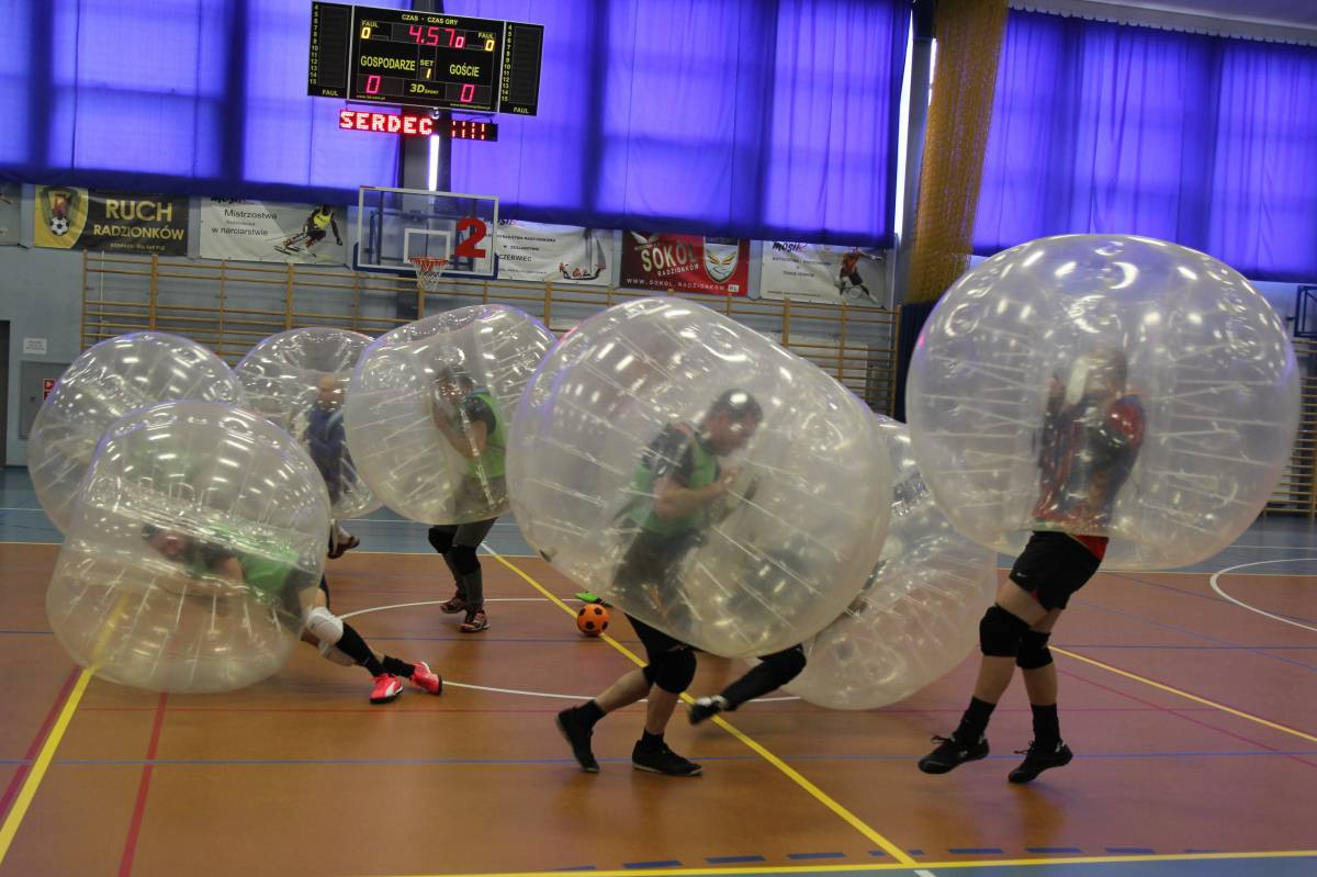 Piłka nożna w bańkach