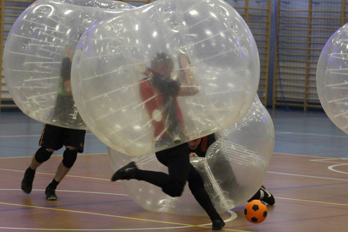 Piłka nożna w bańkach