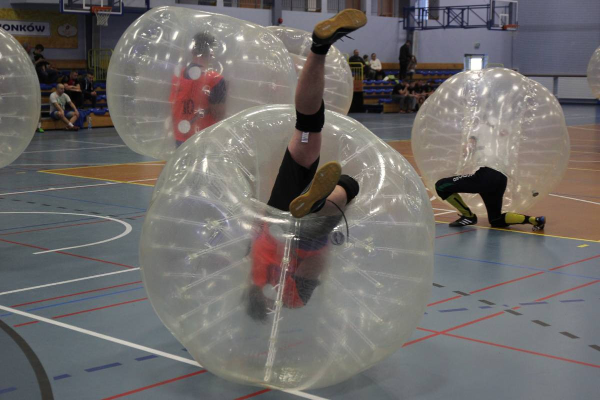 Piłka nożna w bańkach