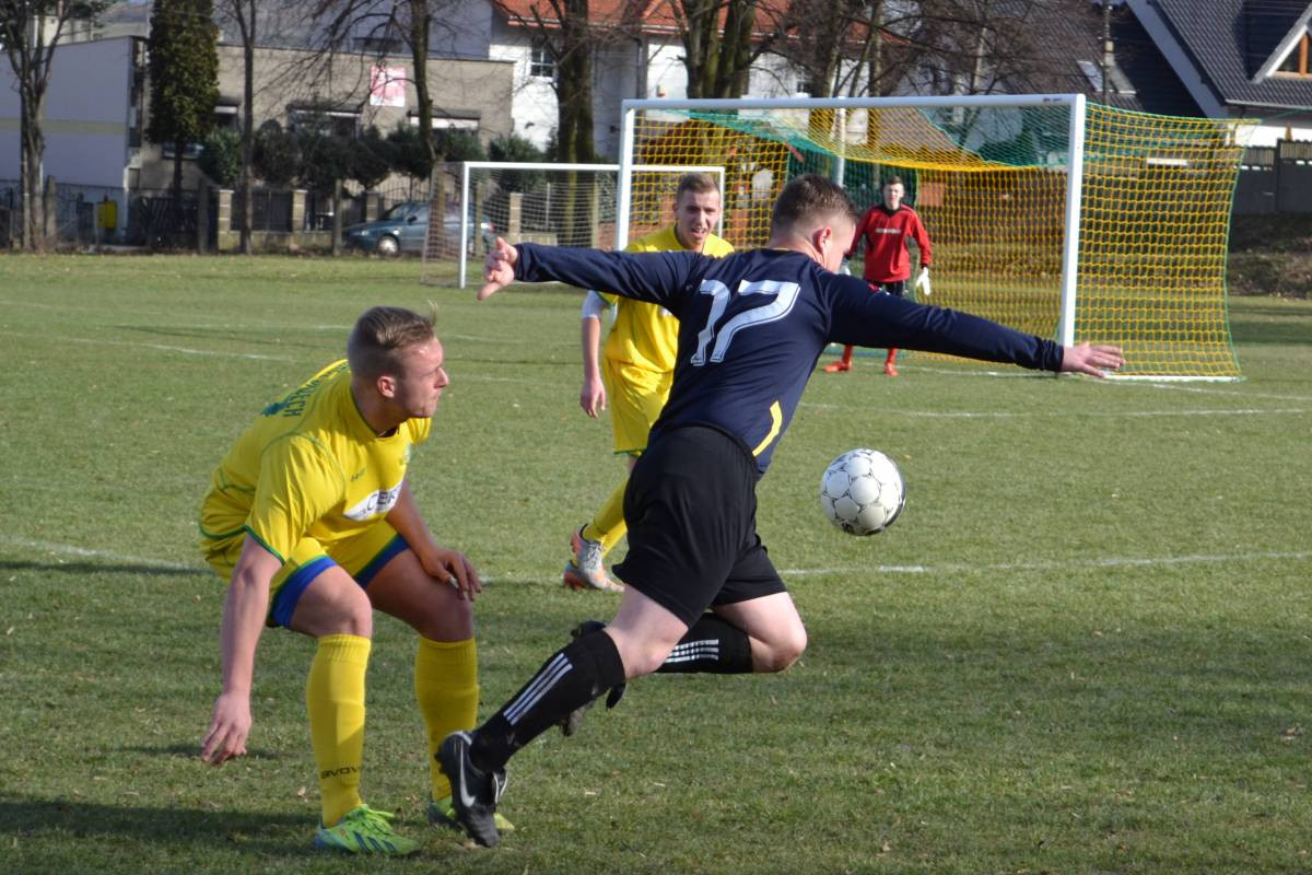 Sokół w szponach Orła