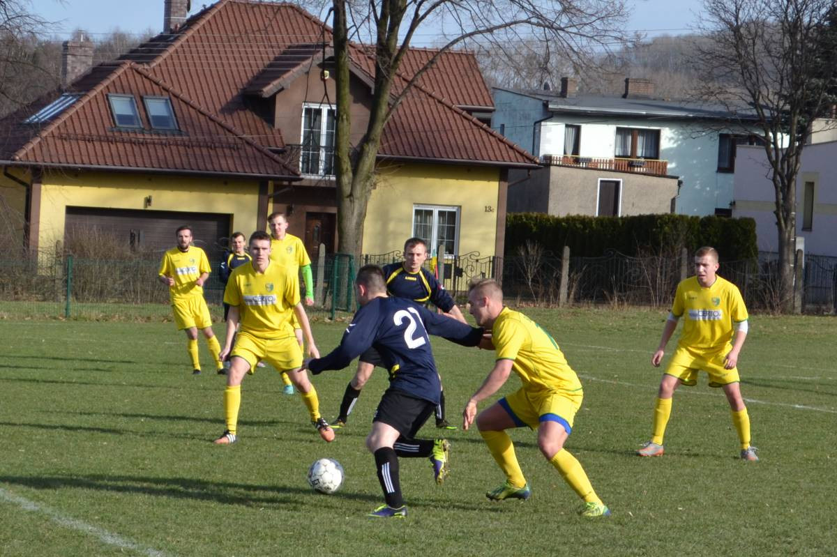 Sokół w szponach Orła