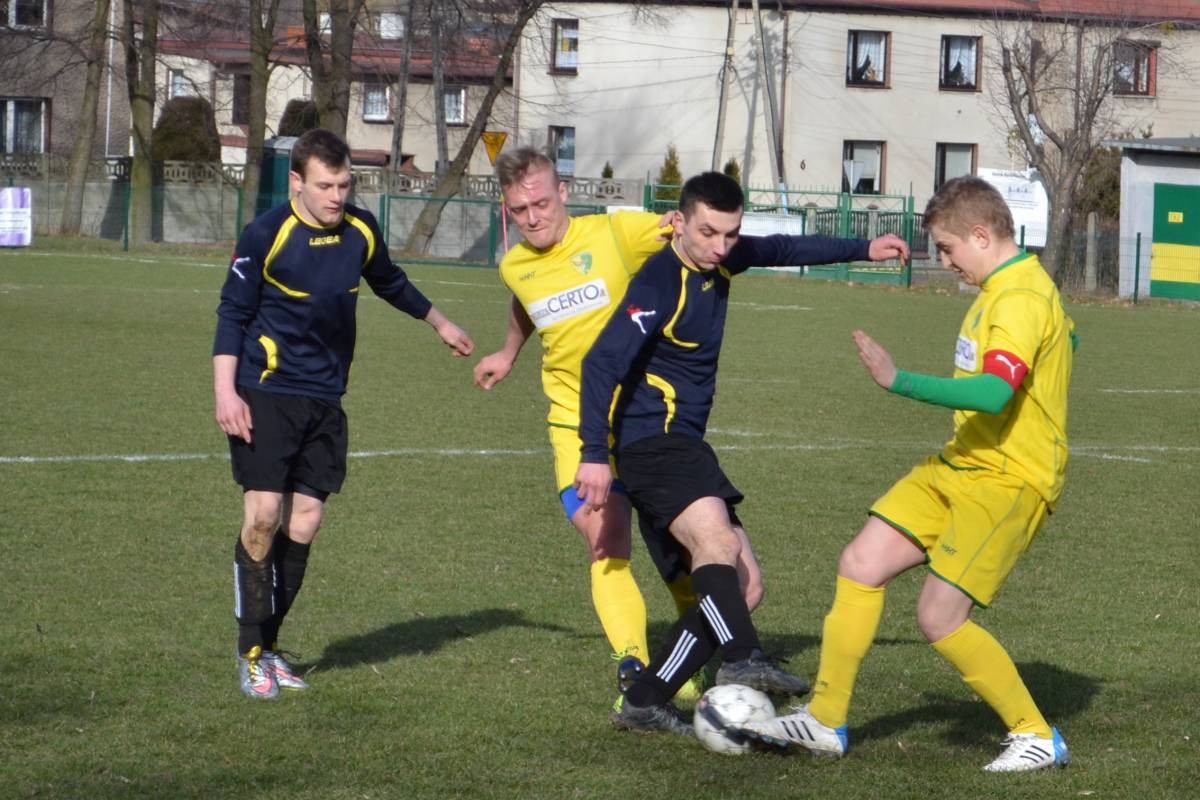 Sokół w szponach Orła