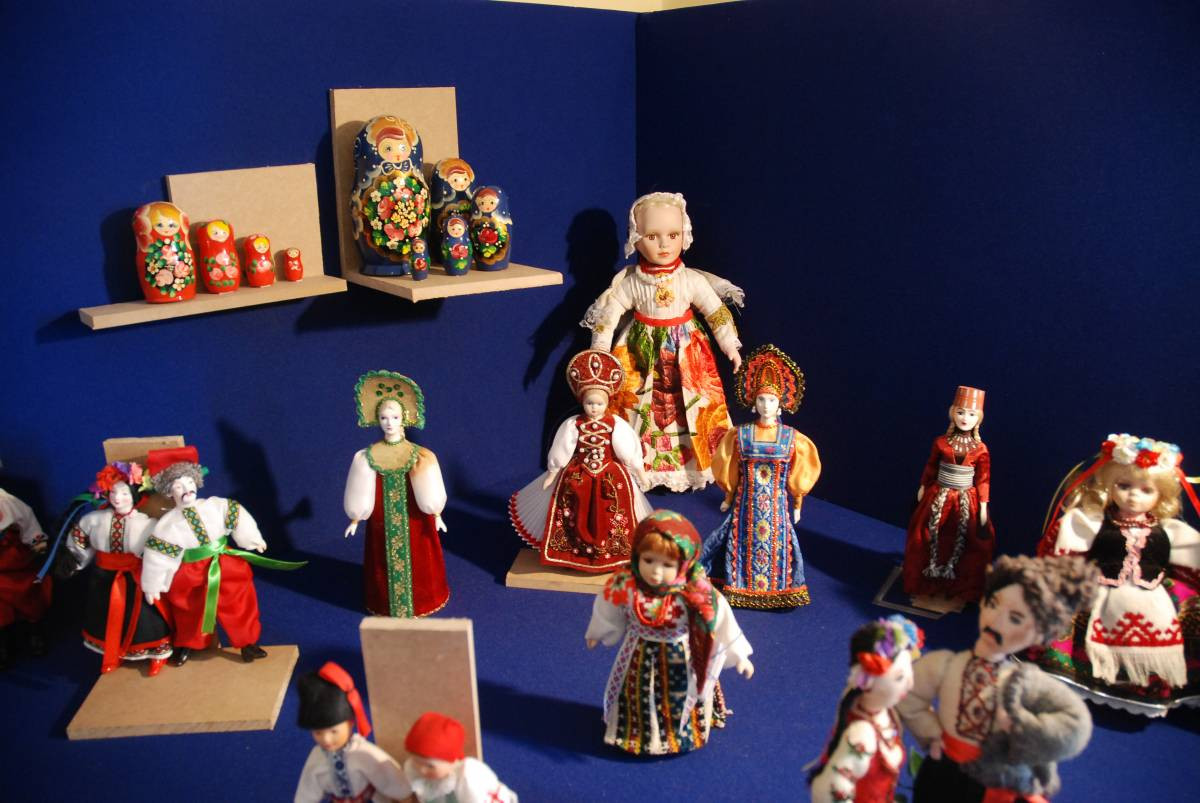 Ile lalek, tyle historii