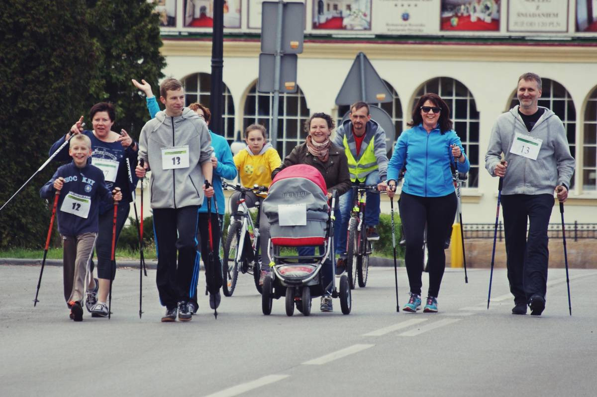 Biegali, maszerowali, jeździli