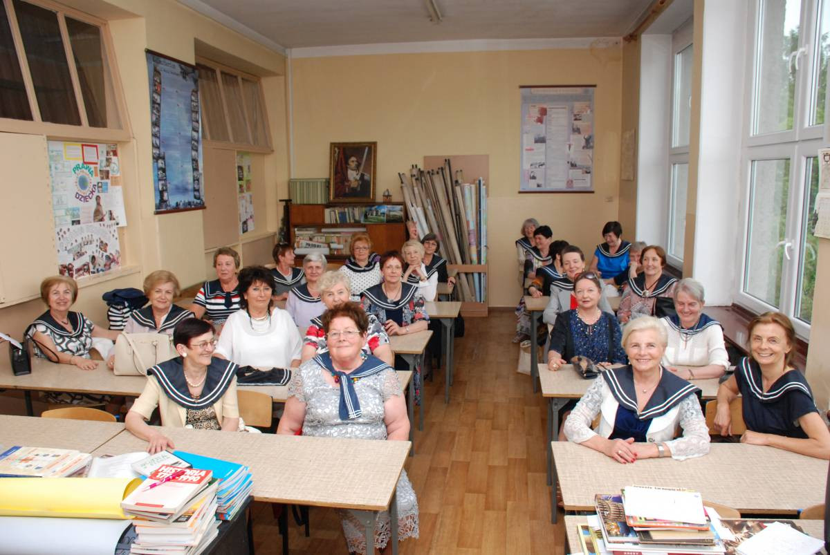 Spotkały się 50 lat po maturze