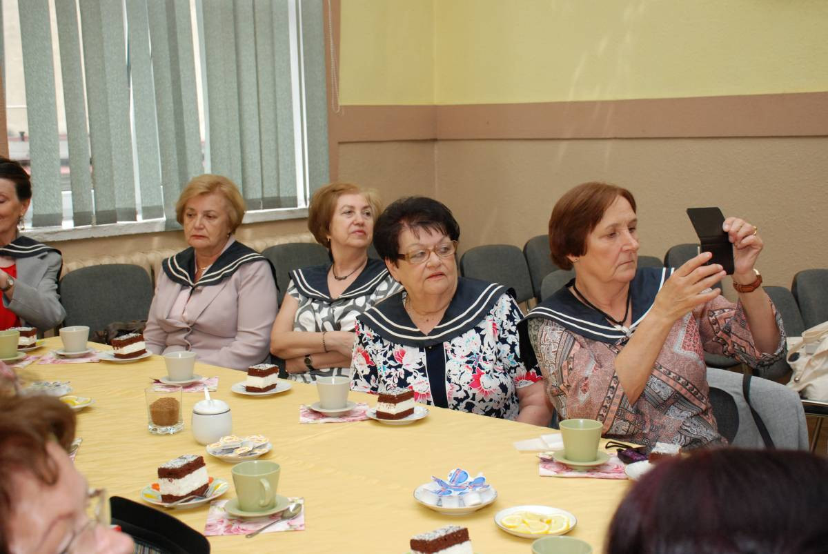 Spotkały się 50 lat po maturze