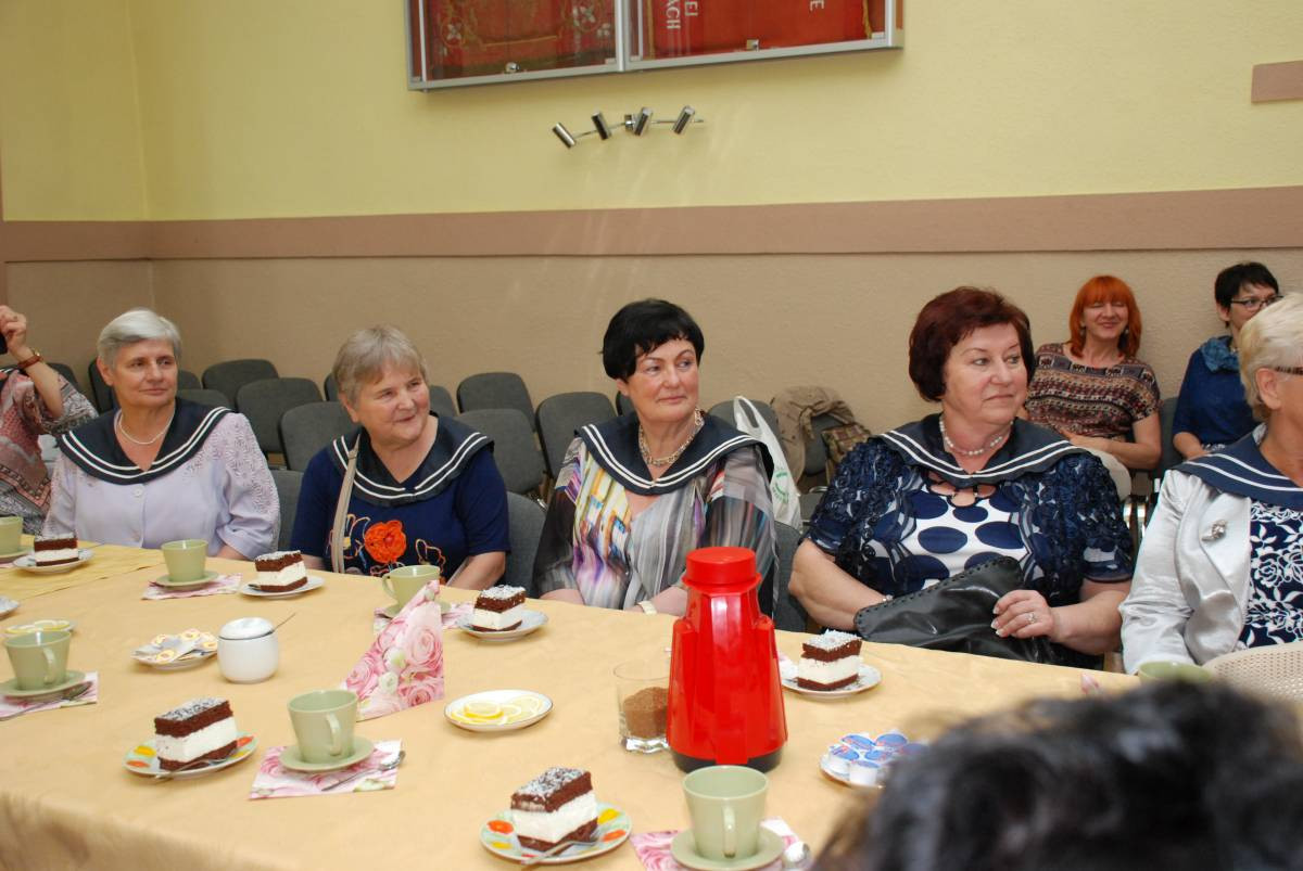 Spotkały się 50 lat po maturze