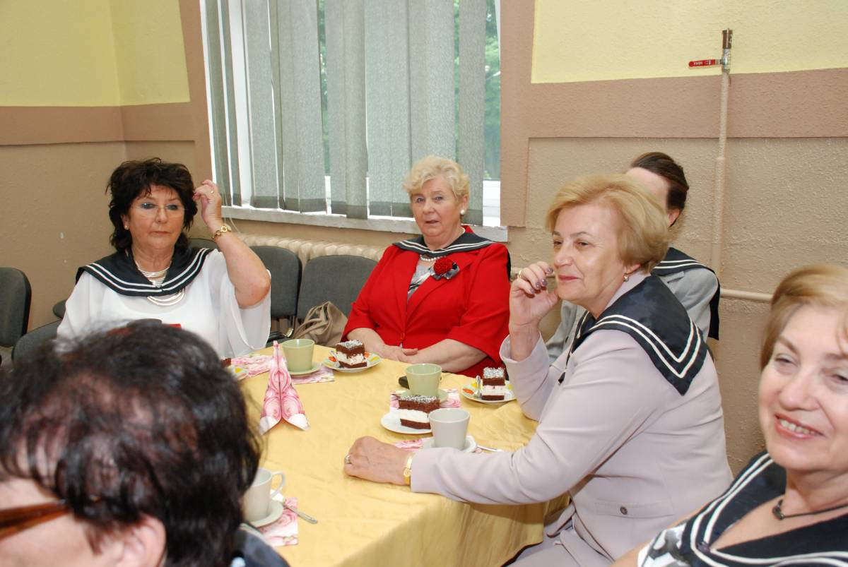 Spotkały się 50 lat po maturze