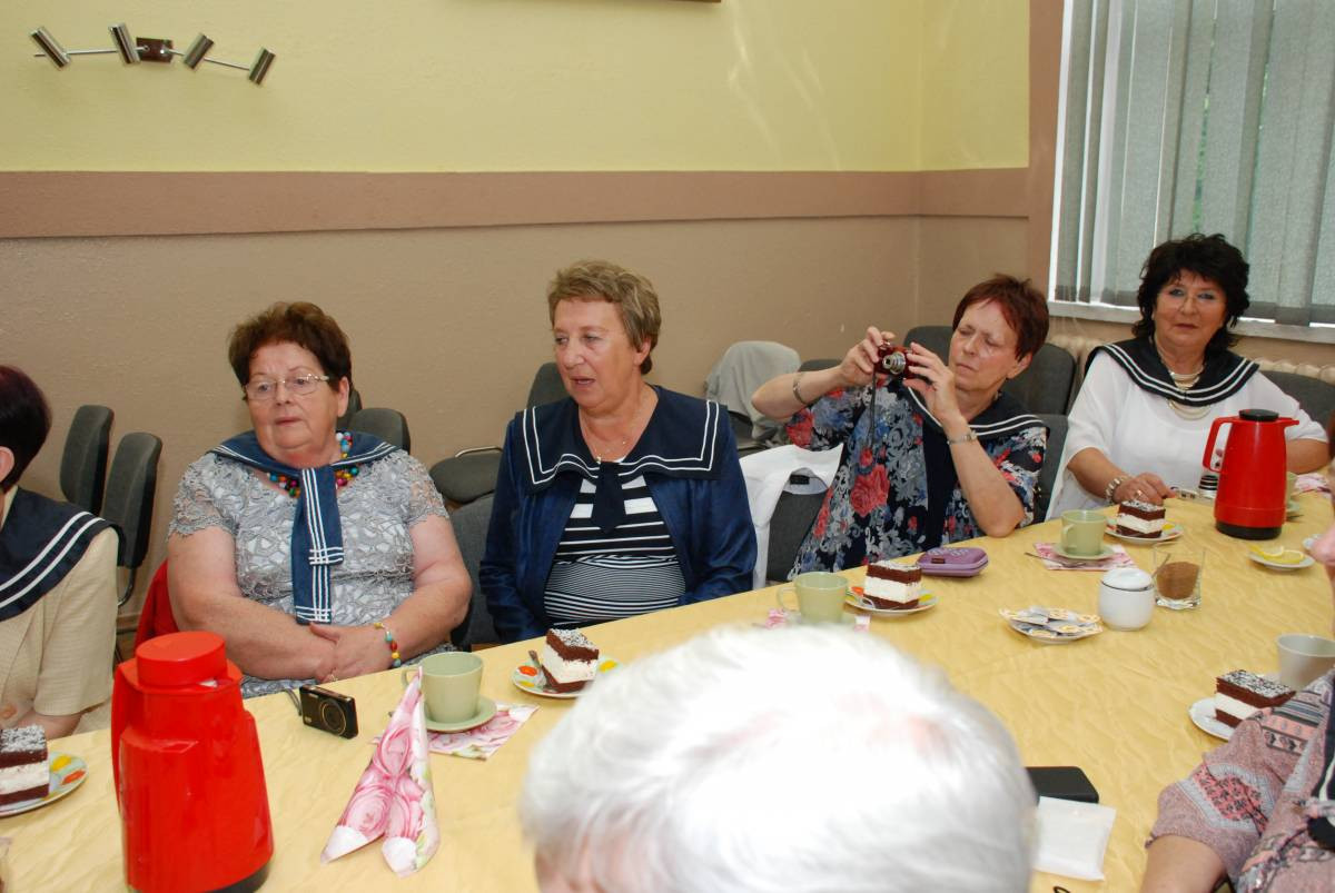 Spotkały się 50 lat po maturze