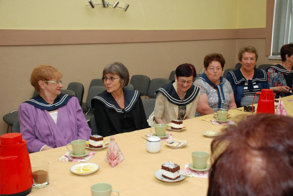 Spotkały się 50 lat po maturze