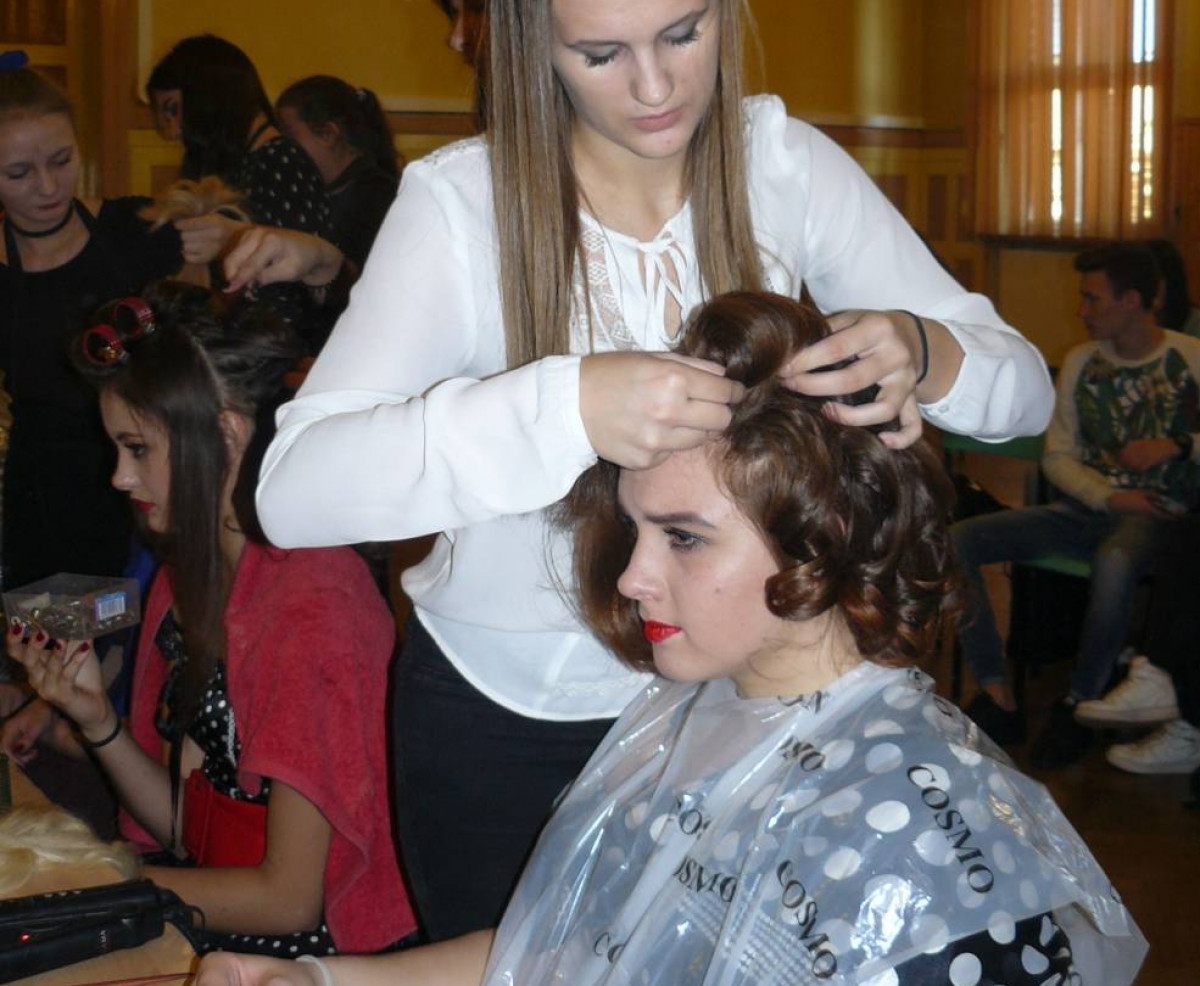 Fryzura w stylu retro