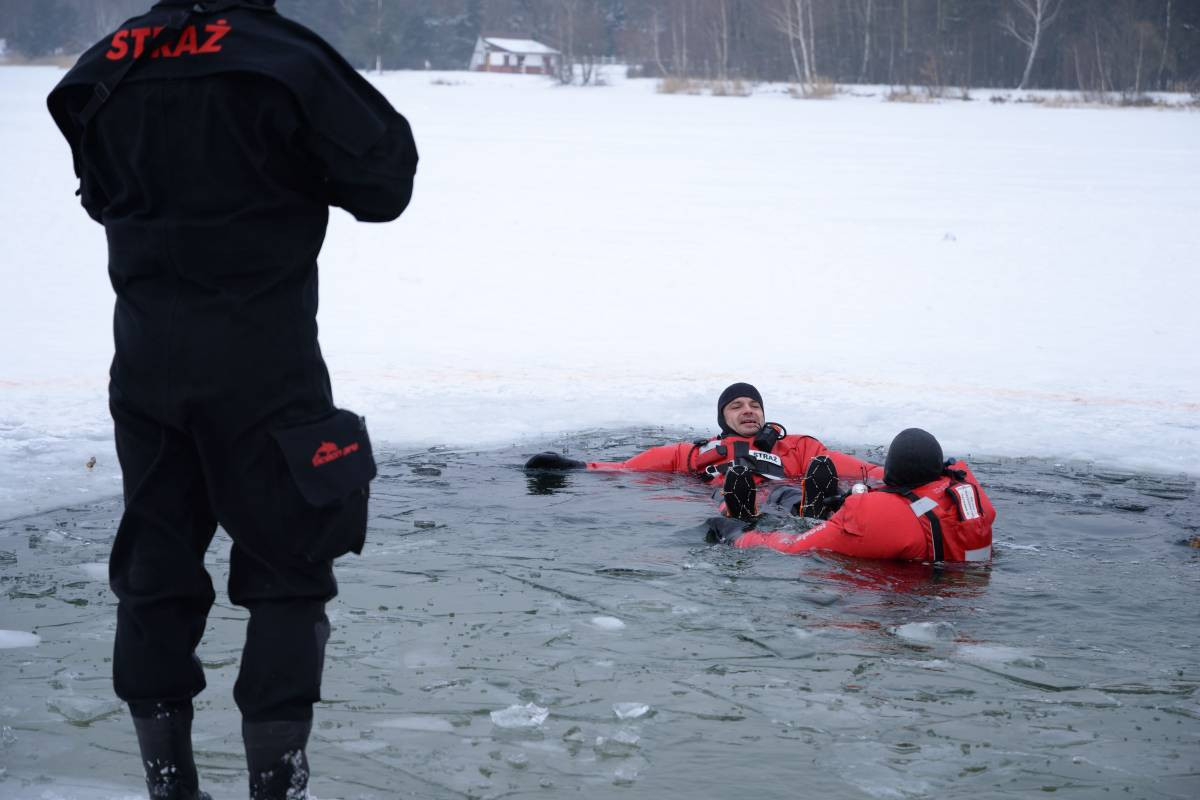 Jak ratować w lodowatej wodzie