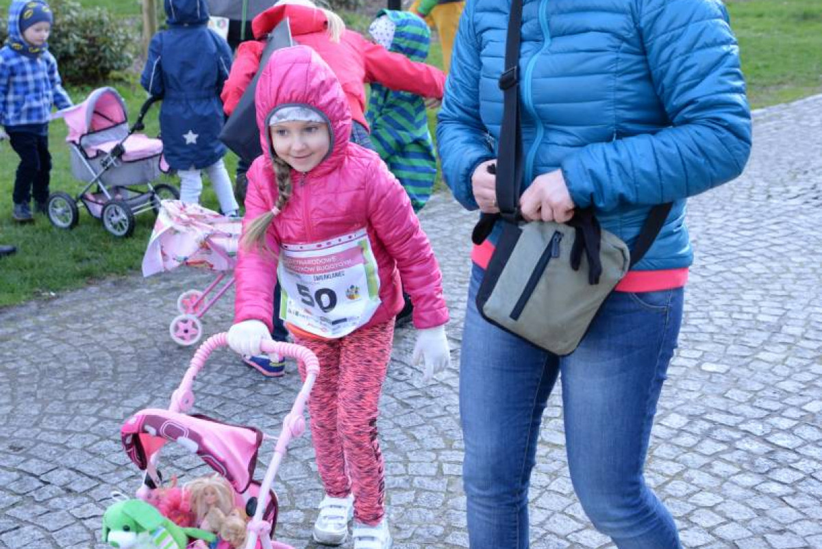 Z wózkami w systemie pucharowym