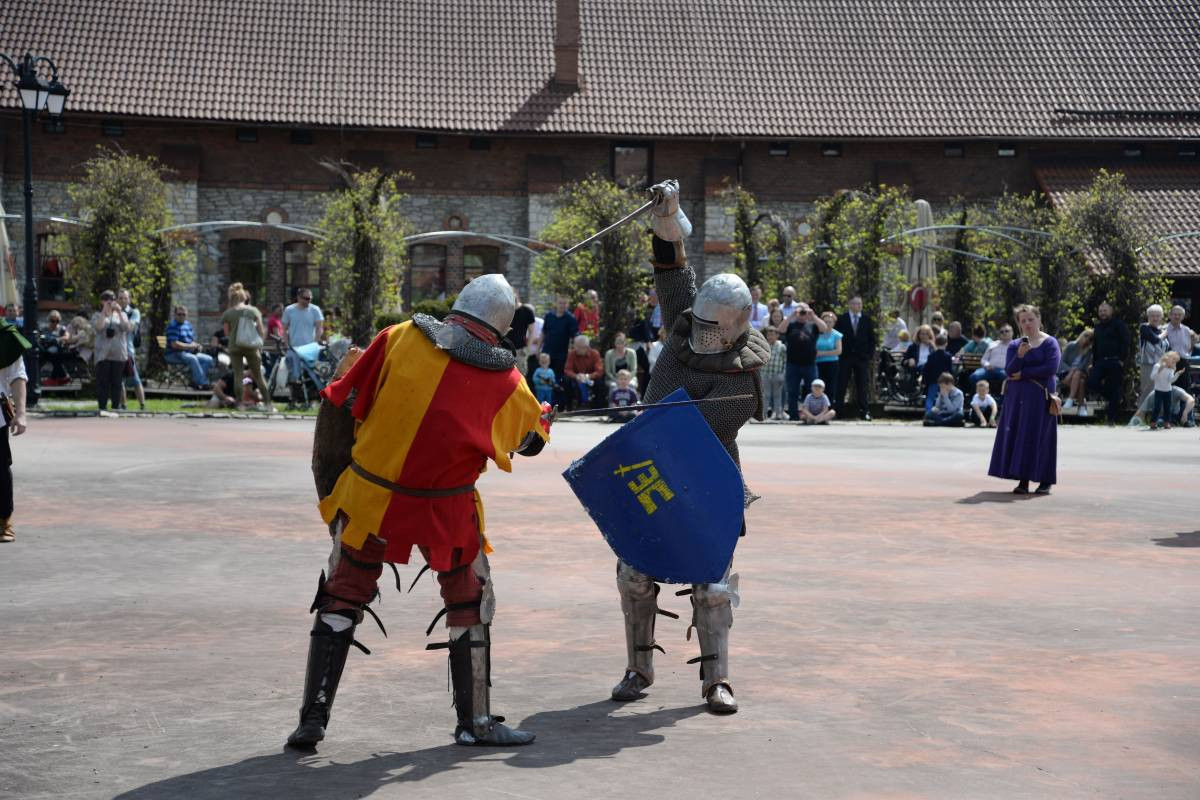 Potykali się i tańczyli [FILM]