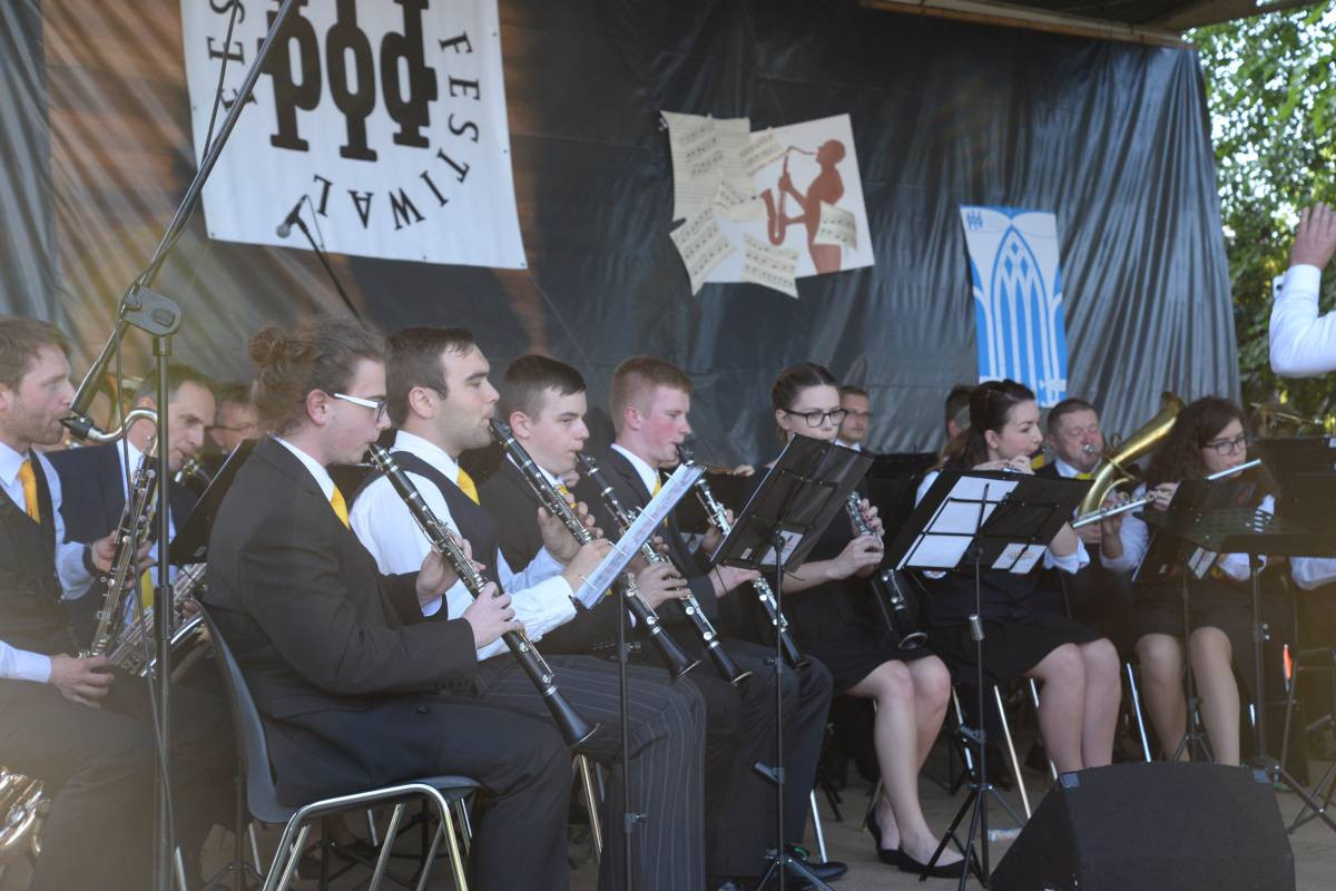 Marsz na dziesięć orkiestr [FILM]