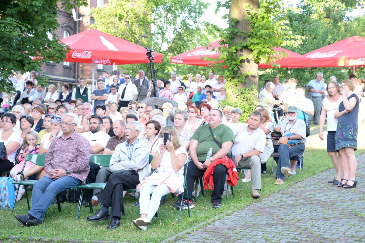 Marsz na dziesięć orkiestr [FILM]