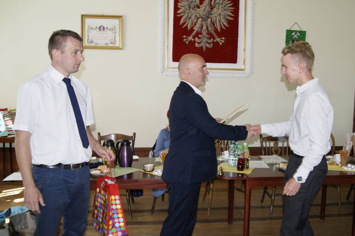 W Tworogu docenili najlepszych gimnazjalistów