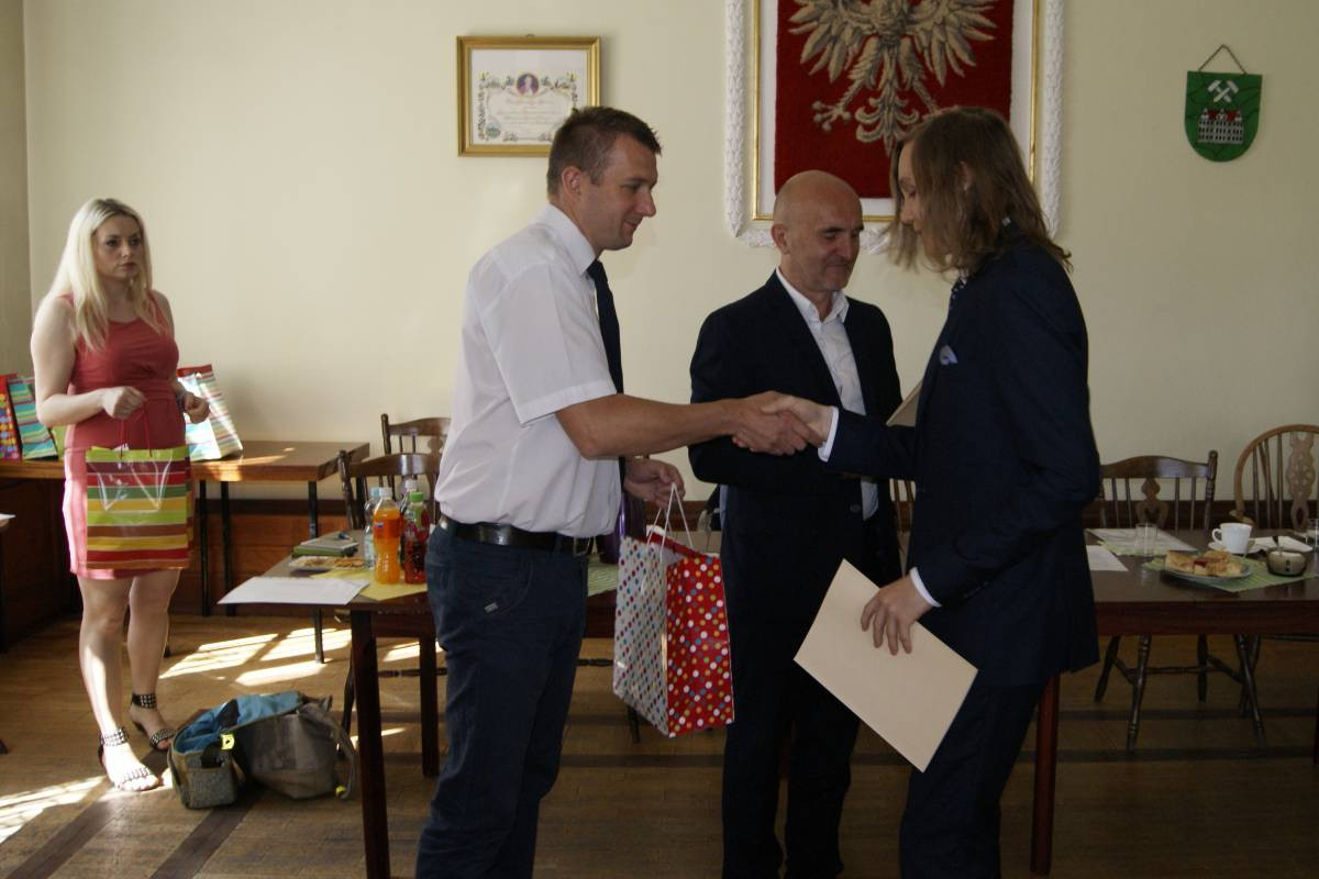 W Tworogu docenili najlepszych gimnazjalistów
