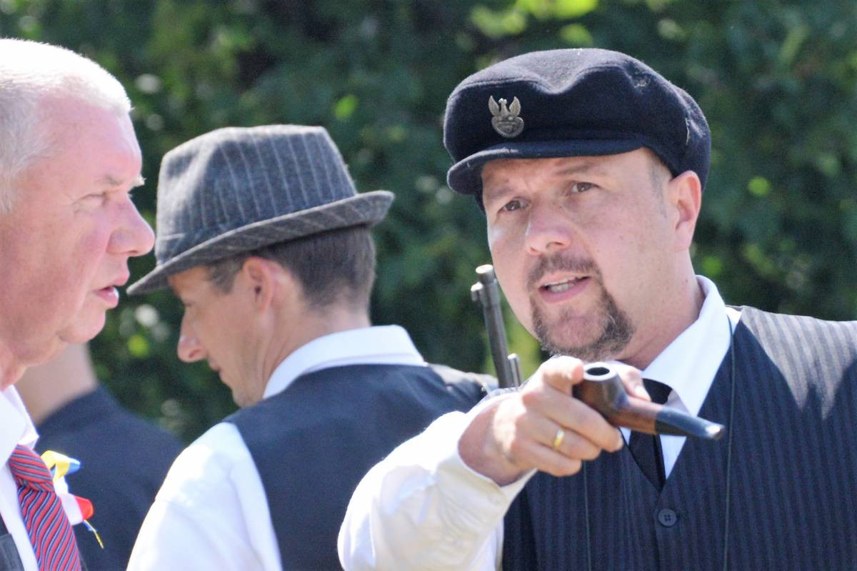 Strzały pod kopcem [FILM]