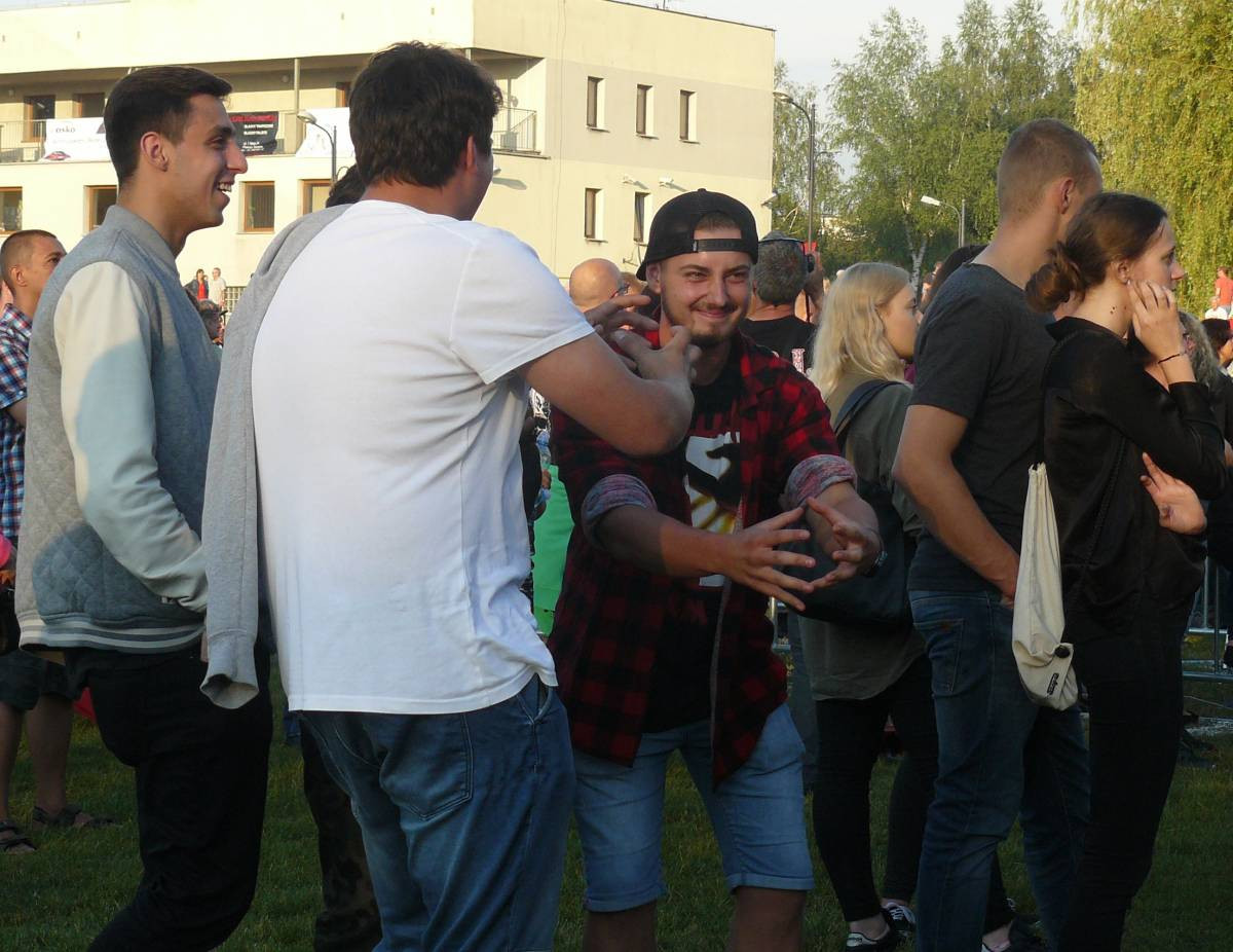 Rock królował w piątek. Kto wystąpi na scenie dziś i jutro? [FILM]