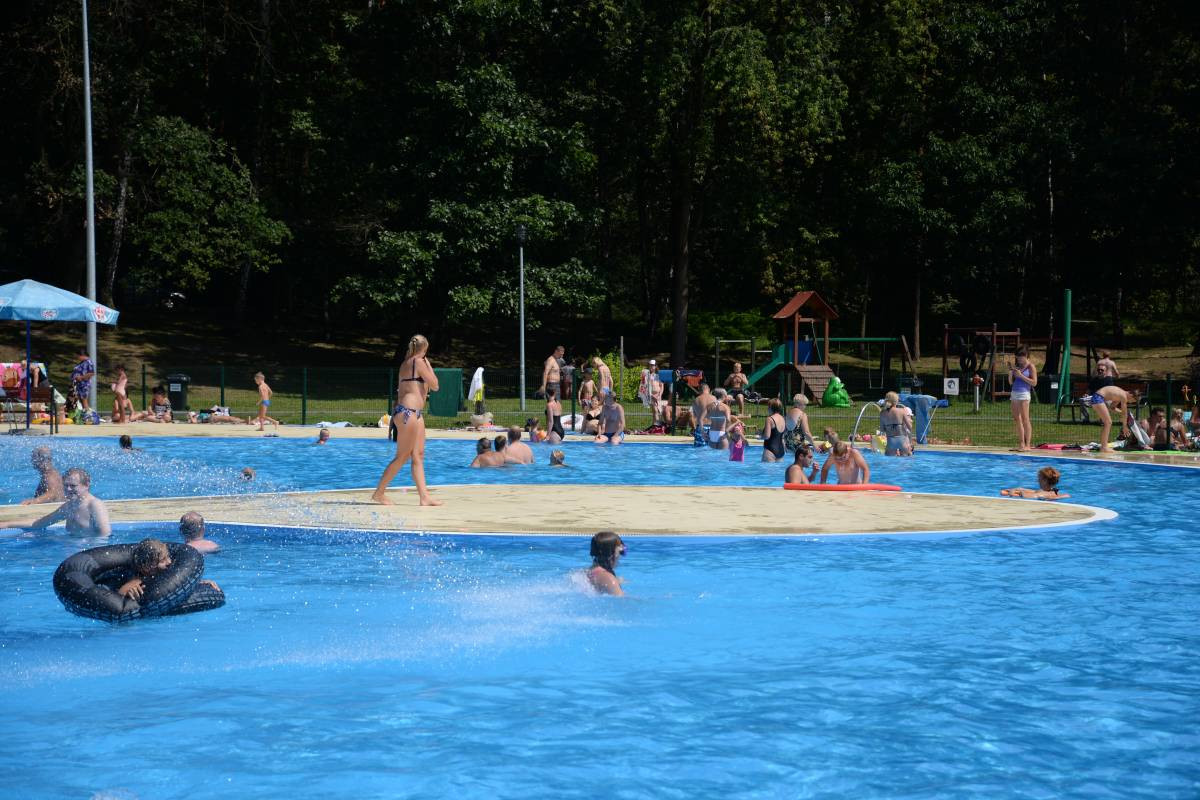Nadchodzą upały. Zobacz gdzie i za ile można się kąpać