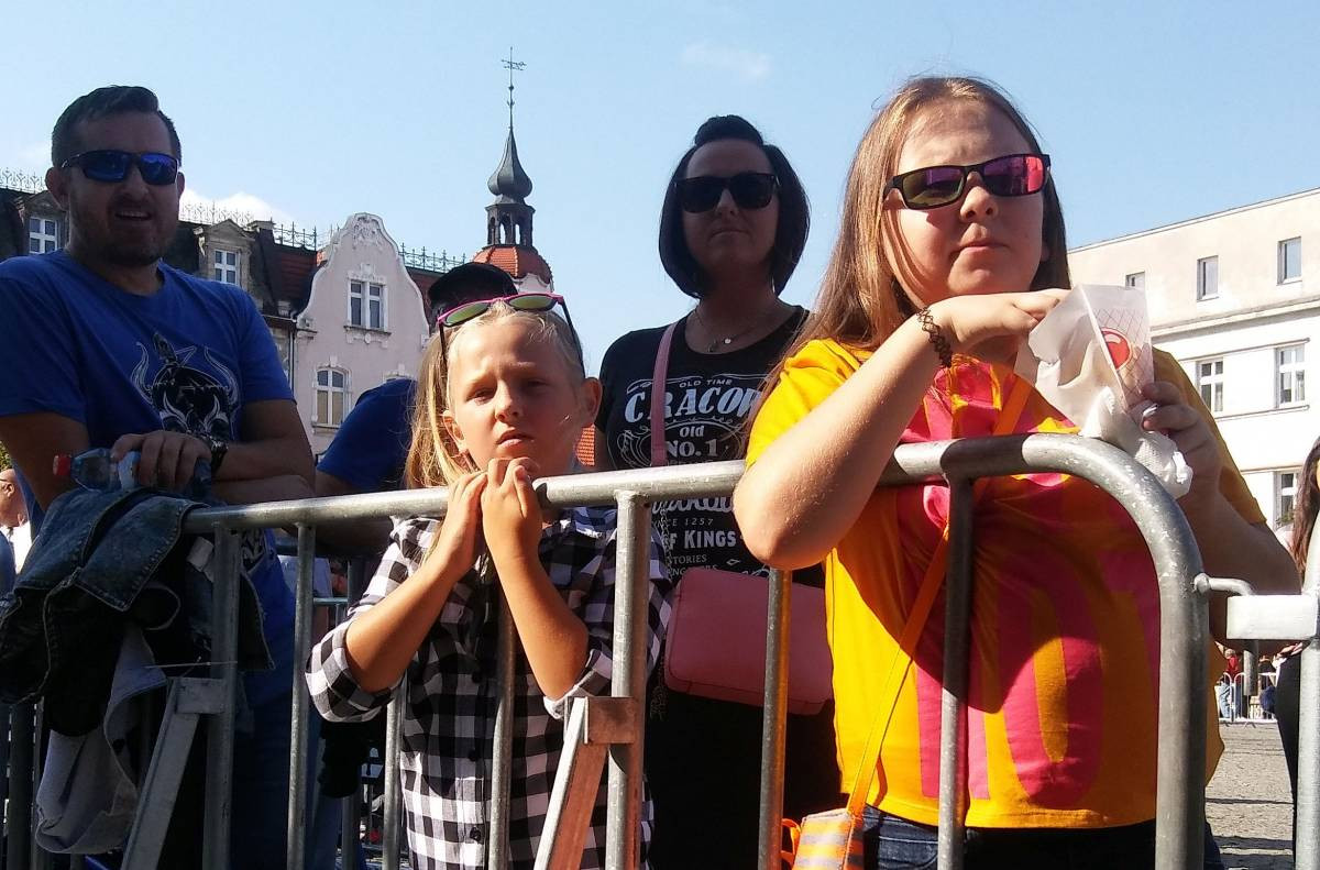 Gwarki, sobota, bawimy się dalej (FILM)