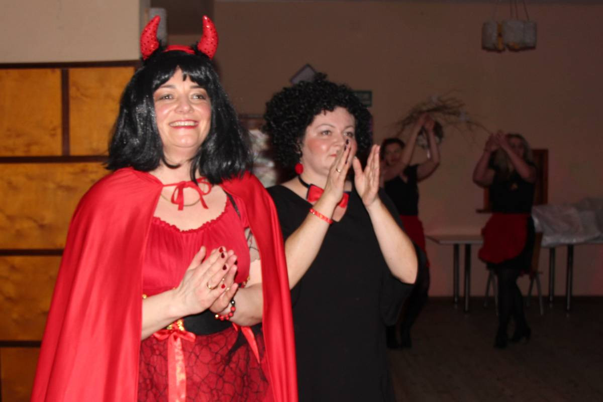 Babski comber z Johankami