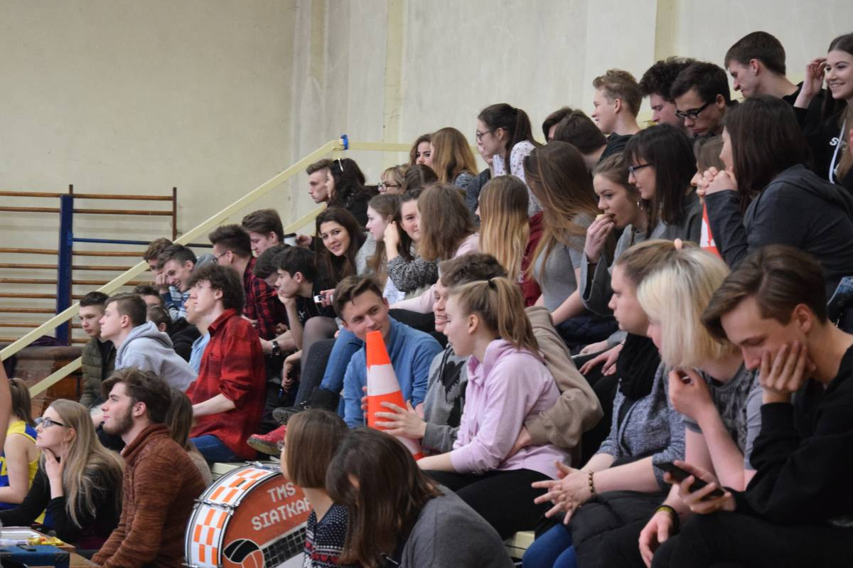 Pod koszem wygrał Staszic [film]