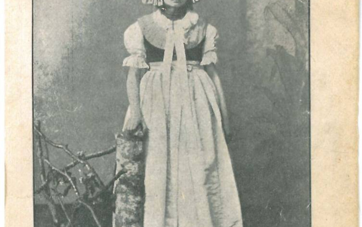 Do ślubu w czarnej kiecce i z zielonym wstążkami