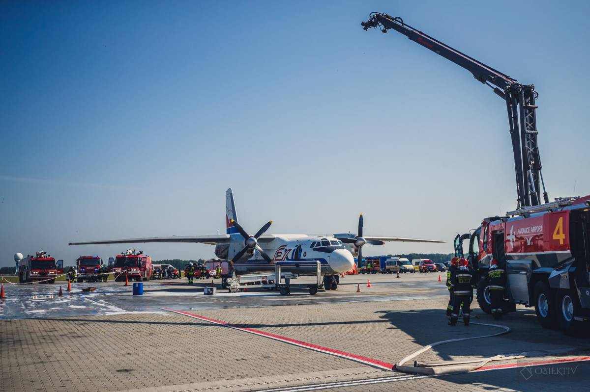 Samolot w ogniu. 15 rannych