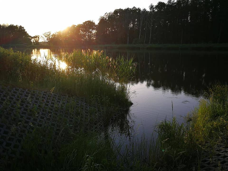 64-latek pojechał na ryby. Utonął w stawie w Połomi