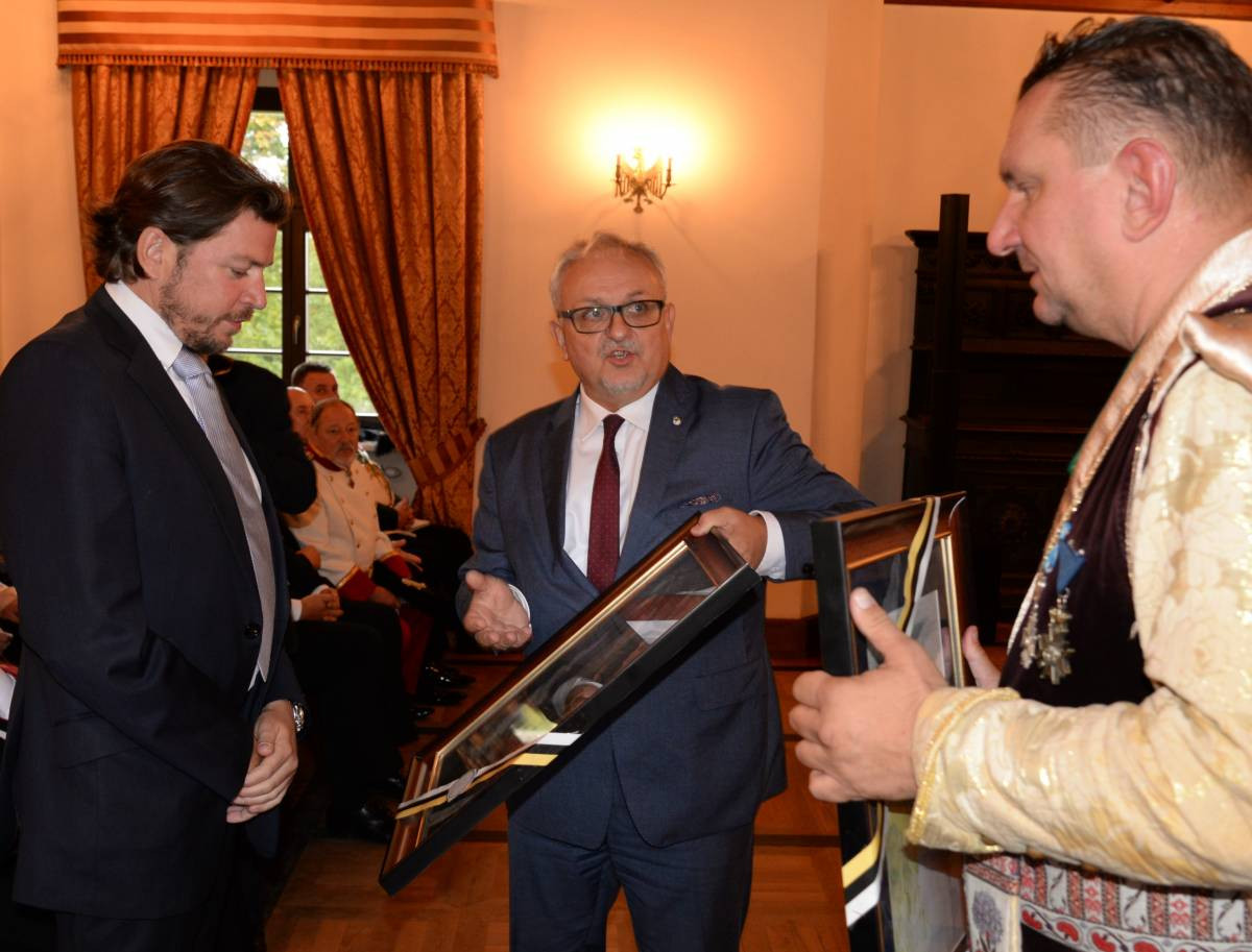 Nowy blask starej zbroi. Co zostało z rycerskiego etosu?