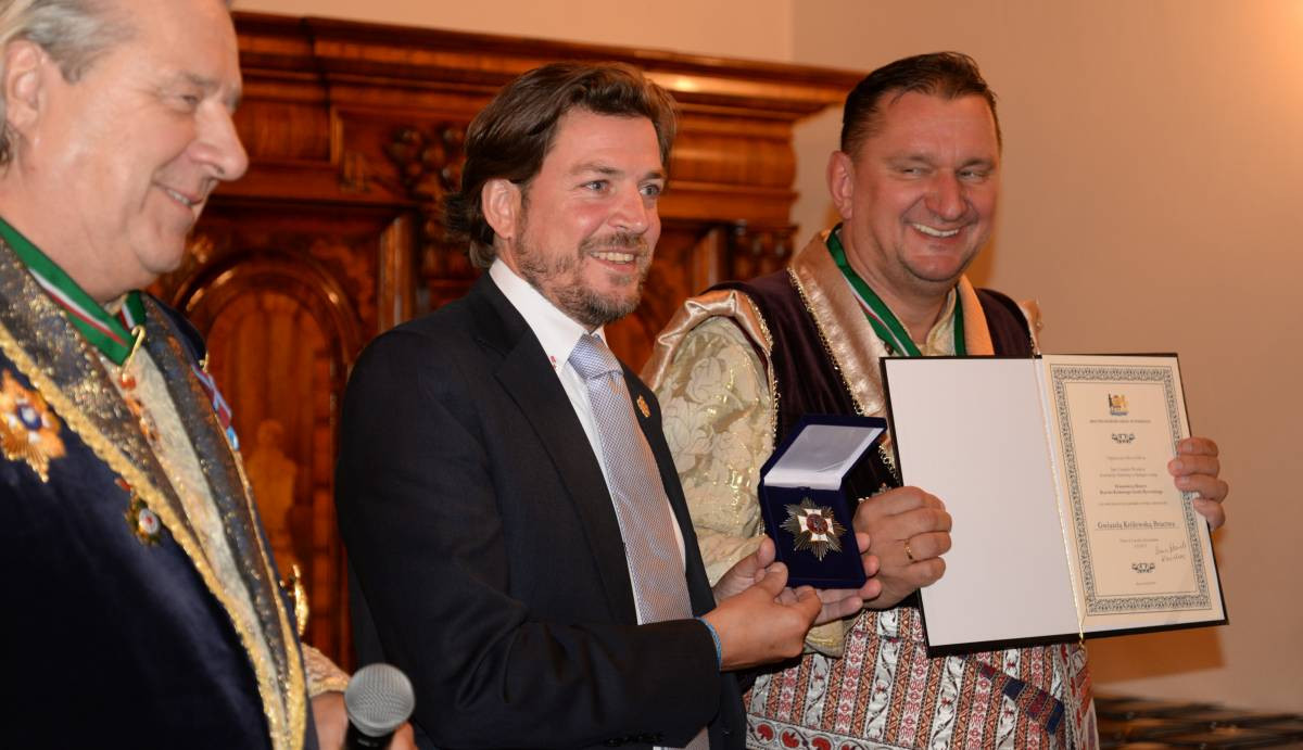 Nowy blask starej zbroi. Co zostało z rycerskiego etosu?