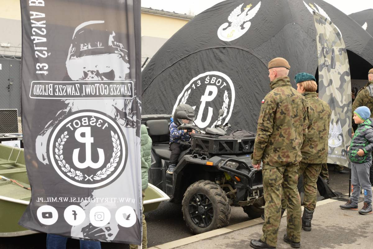 Piknik militarny w 5. Pułku Chemicznym