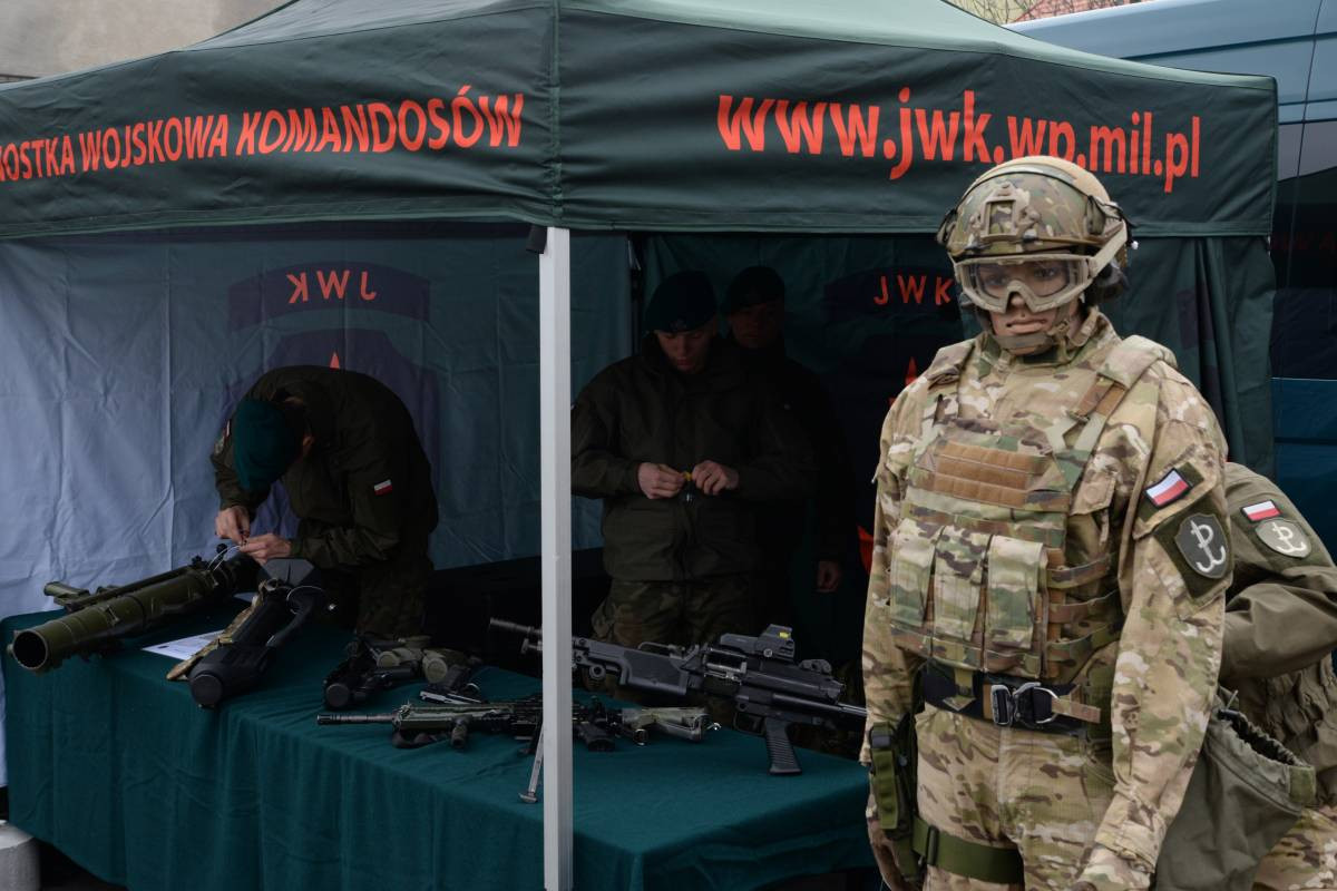 Piknik militarny w 5. Pułku Chemicznym