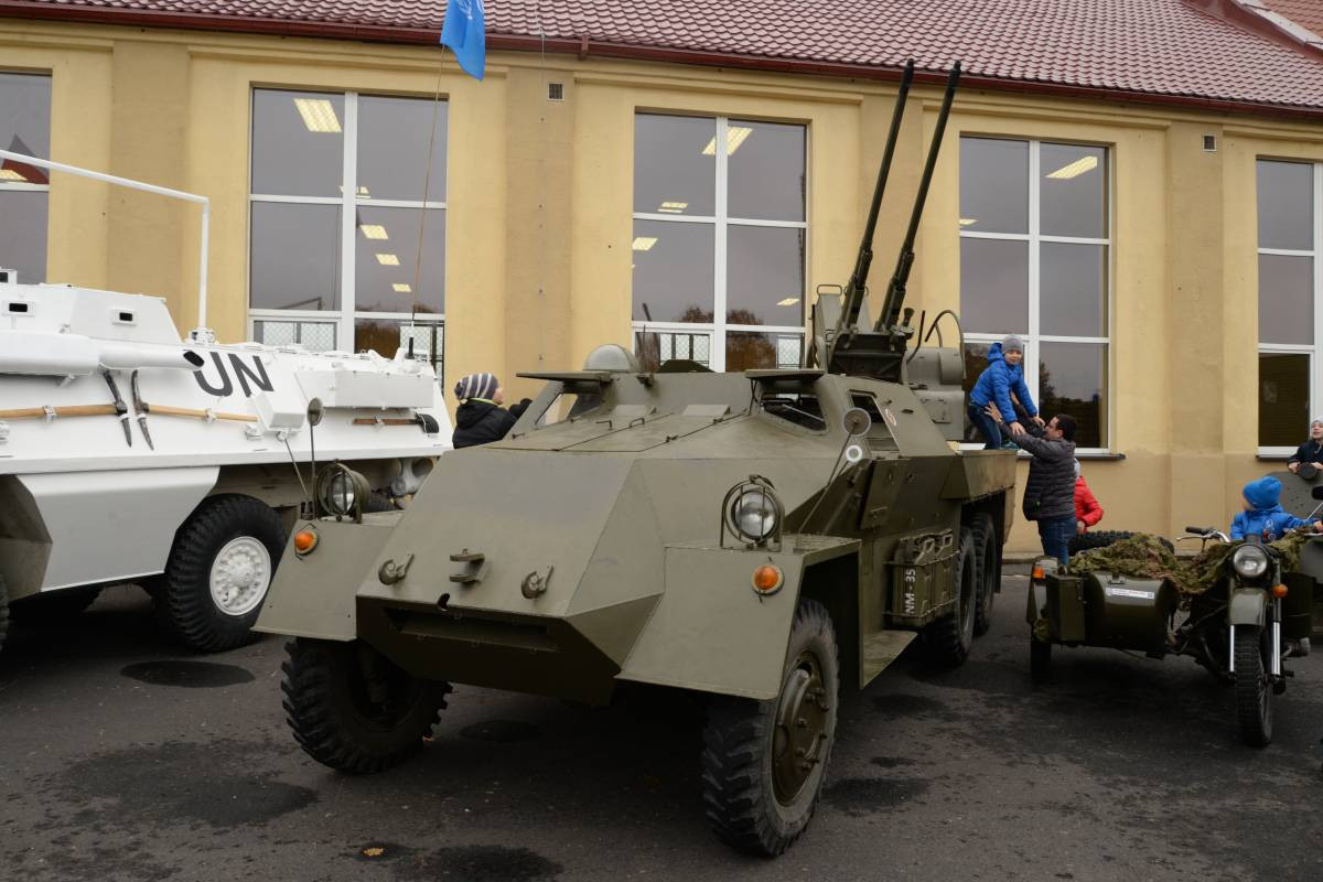 Piknik militarny w 5. Pułku Chemicznym