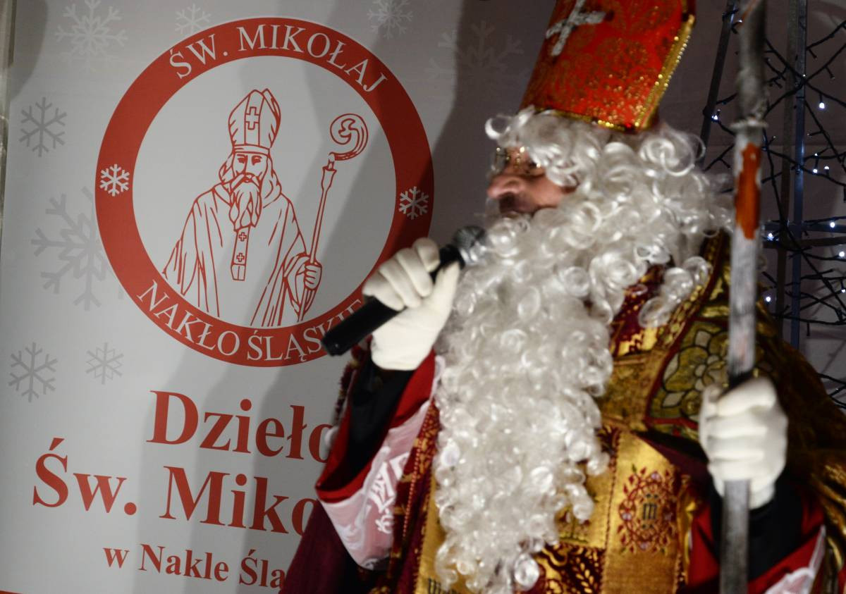 Nakło Śląskie. Św. Mikołaj przyjechał dużym fiatem