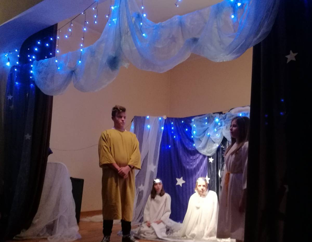 Szkolny spektakl w Potępie