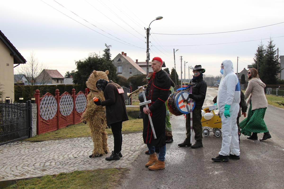 Bery w Połomi, Wojsce i Miedarach