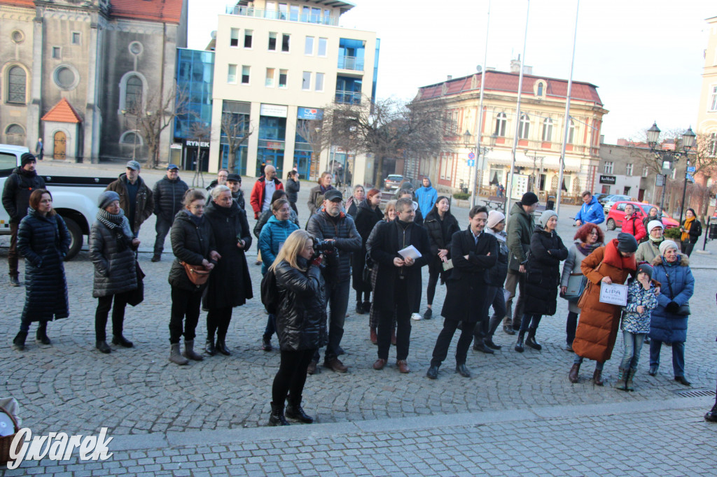 Protest przeciwko wycinkom drzew