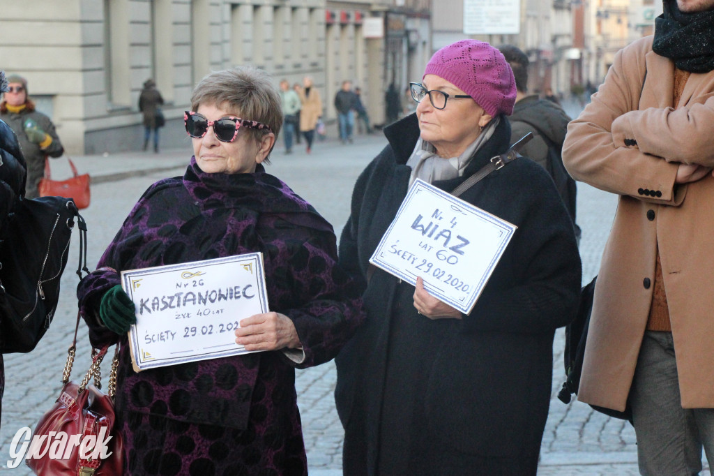 Protest przeciwko wycinkom drzew